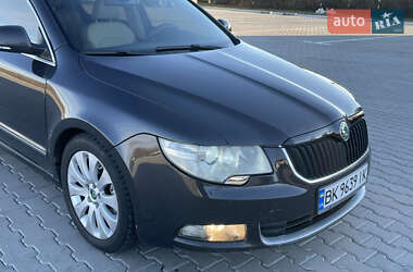 Лифтбек Skoda Superb 2008 в Корце