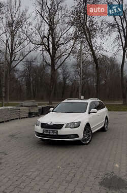 Универсал Skoda Superb 2013 в Дрогобыче