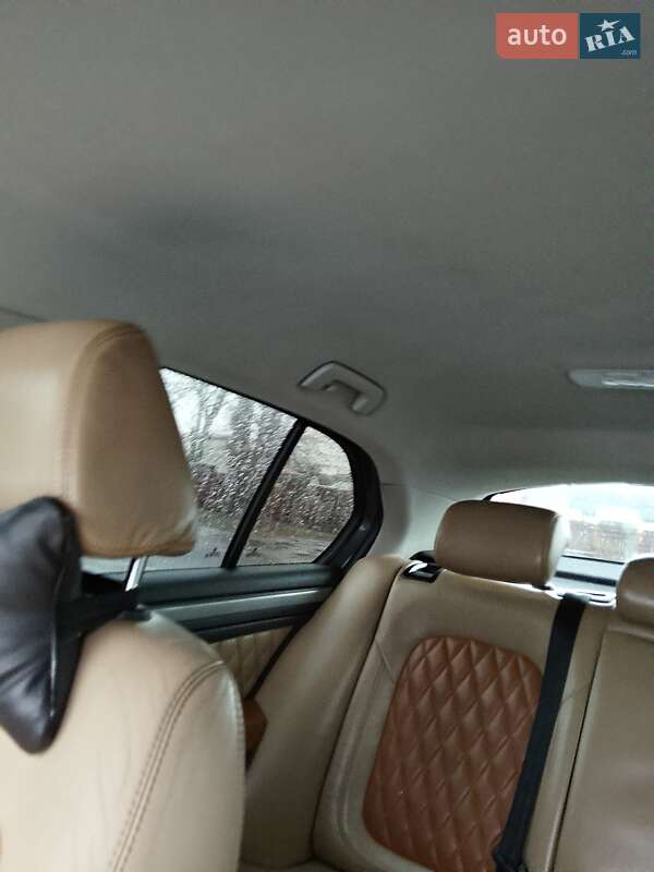 Лифтбек Skoda Superb 2009 в Дубровице