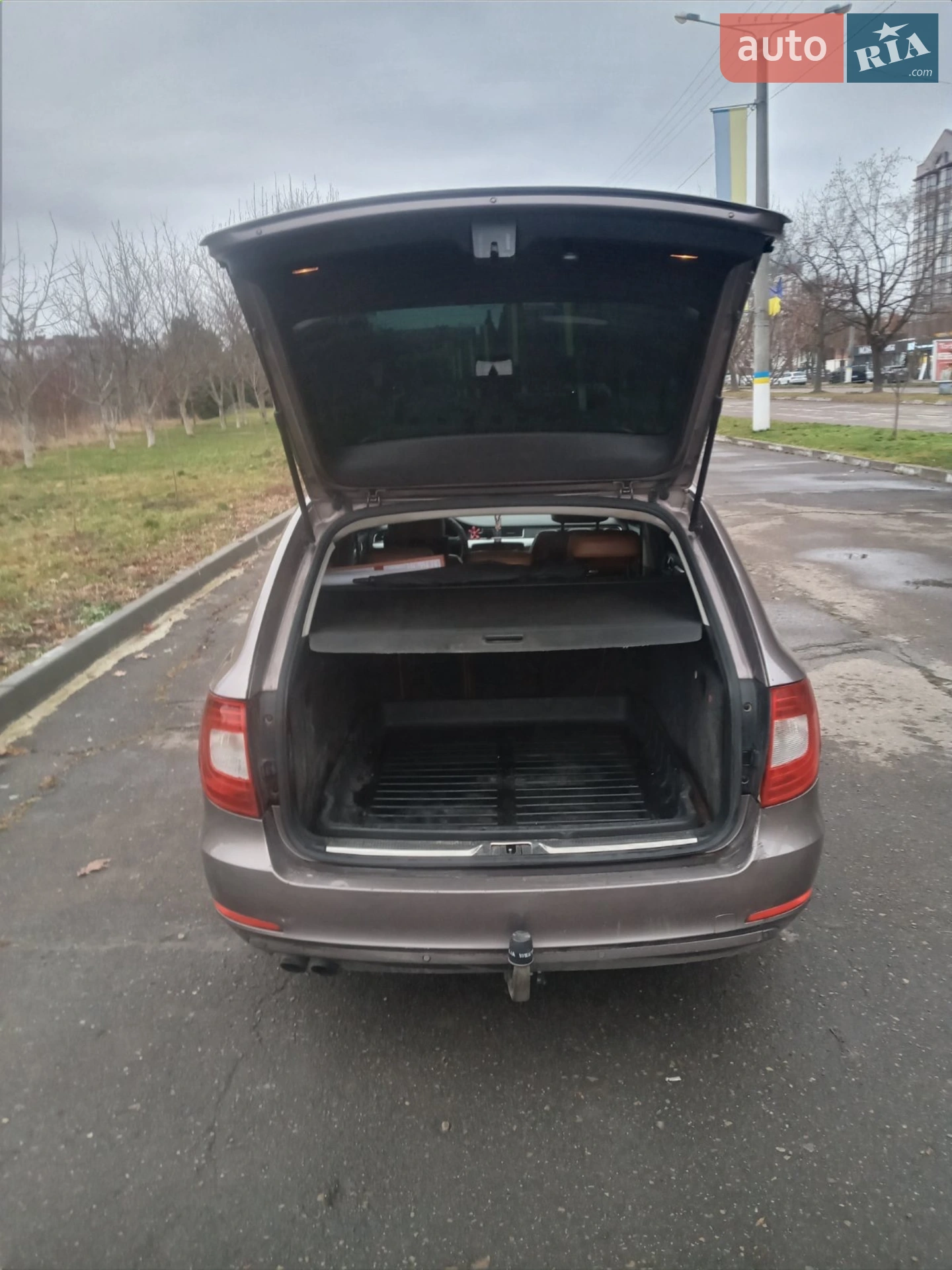 2010 Skoda Superb - мініатюра 4