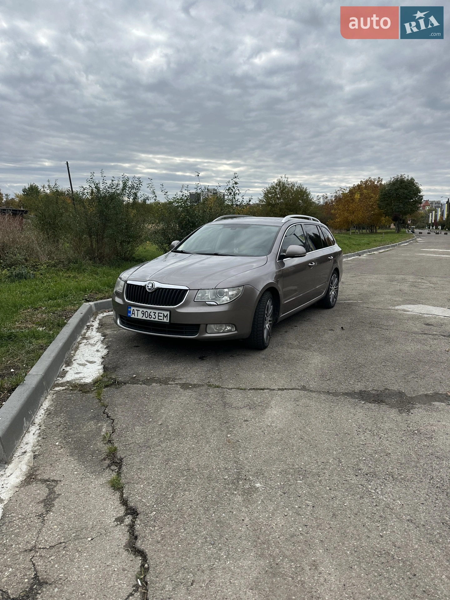 2010 Skoda Superb - мініатюра 5