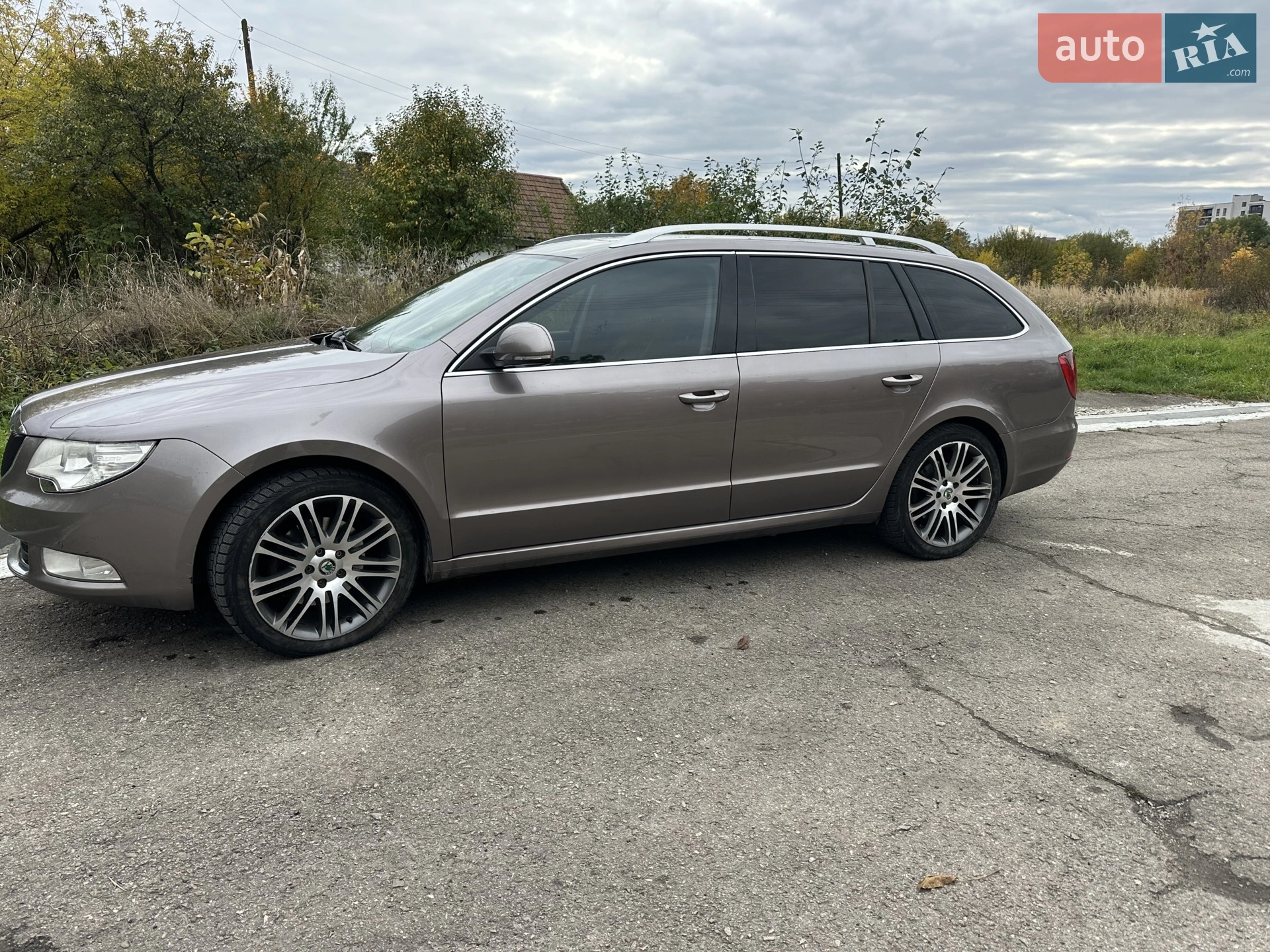 2010 Skoda Superb - мініатюра 7