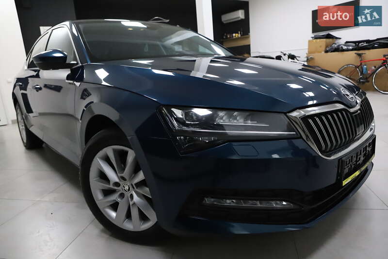 Лифтбек Skoda Superb 2020 в Дрогобыче