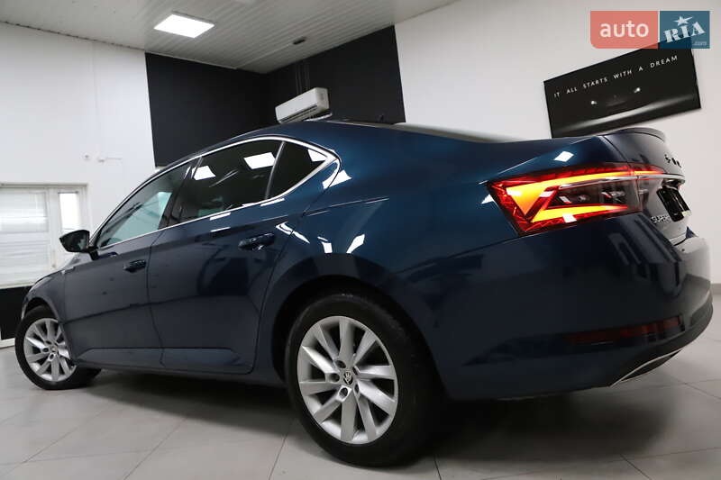 Лифтбек Skoda Superb 2020 в Дрогобыче