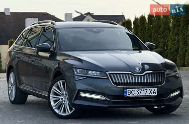 Універсал Skoda Superb 2020 в Дрогобичі