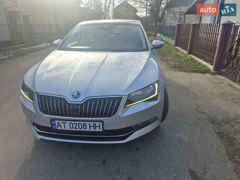 Лифтбек Skoda Superb 2016 в Калуше