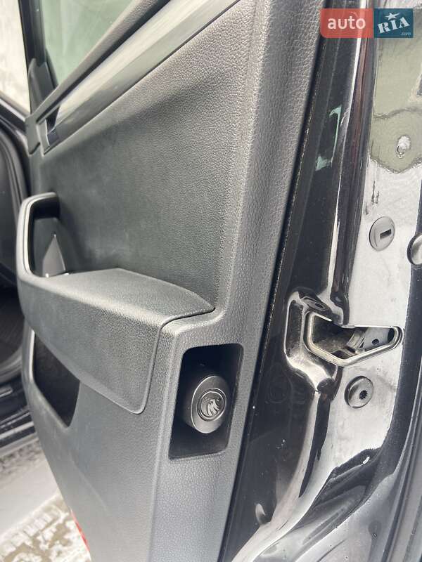 Универсал Skoda Superb 2016 в Отынии фото 34 Универсал Skoda Superb 2016 в Отынии