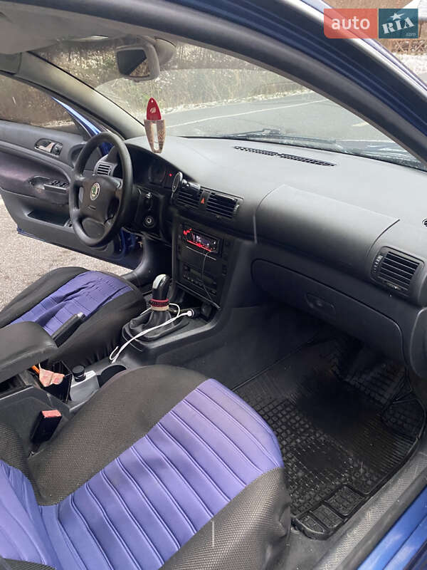 Ліфтбек Skoda Superb 2004 в Ужгороді