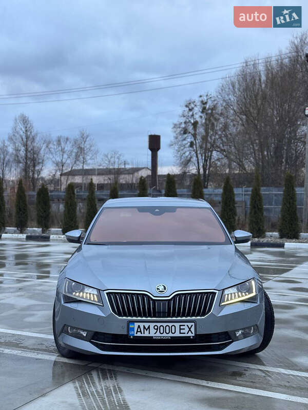 Лифтбек Skoda Superb 2019 в Звягеле