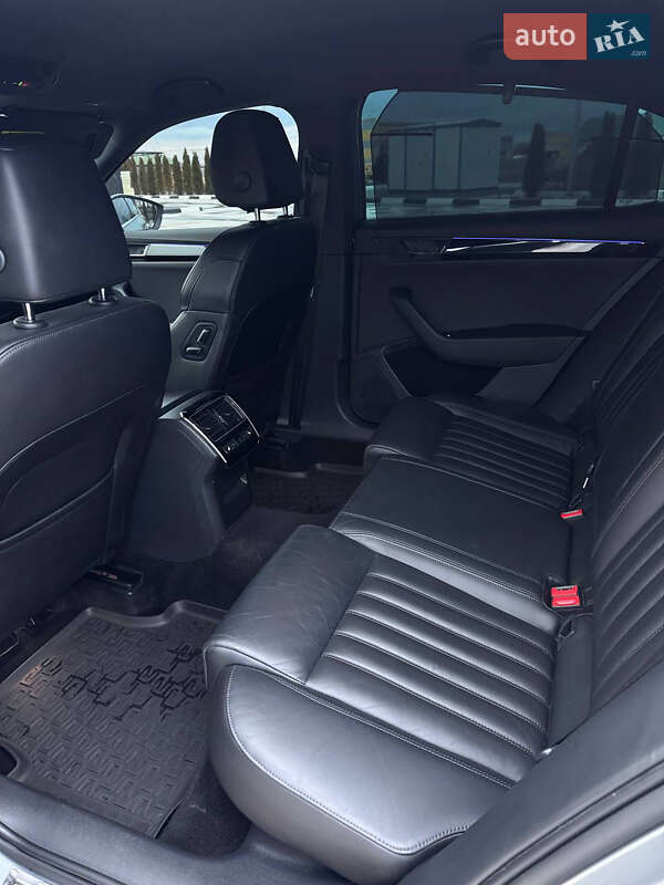 Лифтбек Skoda Superb 2019 в Звягеле