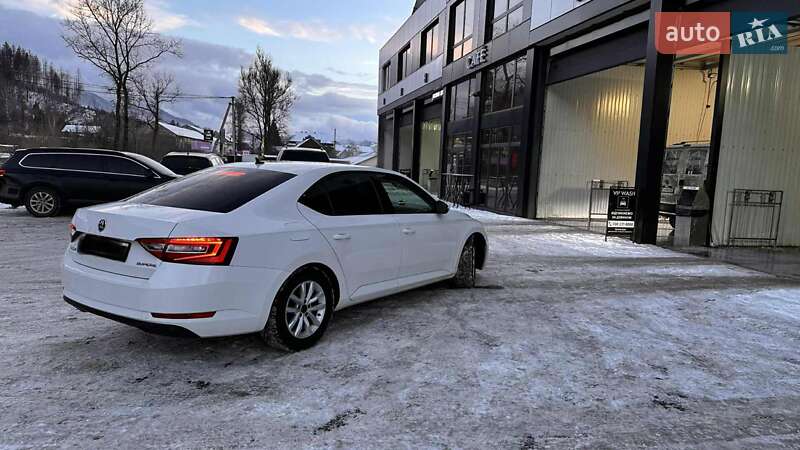 Лифтбек Skoda Superb 2016 в Межгорье