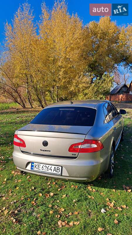 Лифтбек Skoda Superb 2010 в Днепре