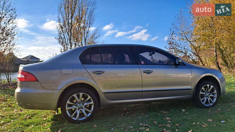 Лифтбек Skoda Superb 2010 в Днепре