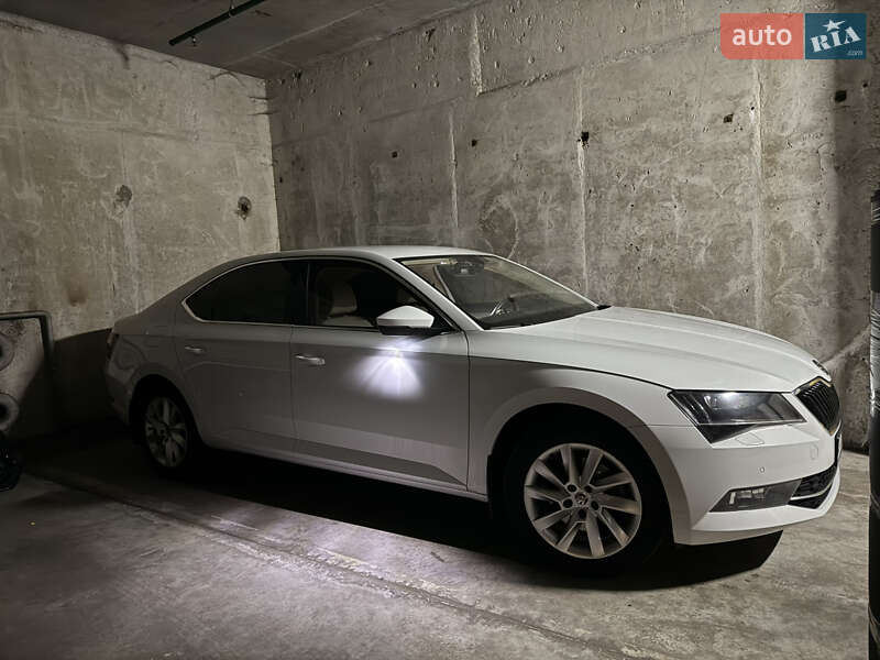 Ліфтбек Skoda Superb 2018 в Києві фото 4 Ліфтбек Skoda Superb 2018 в Києві