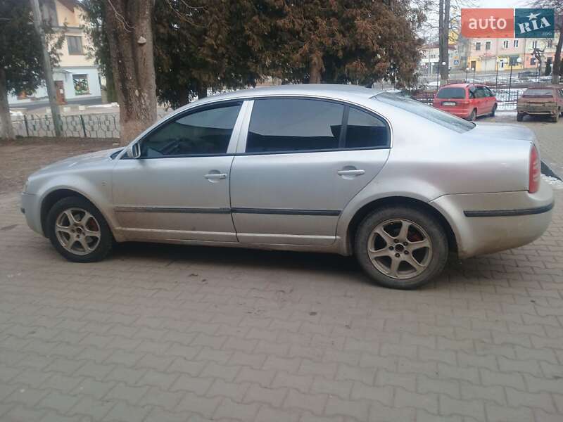 Ліфтбек Skoda Superb 2005 в Добромилі