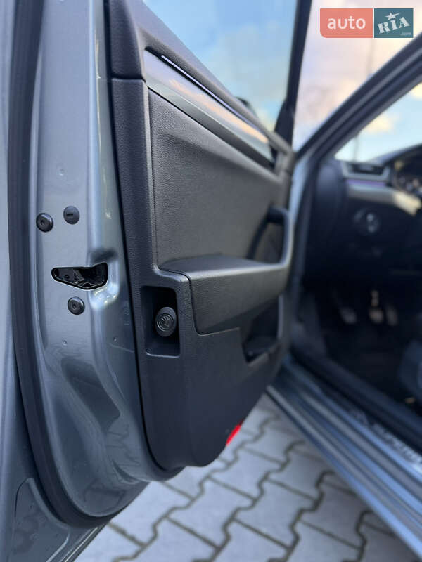 Лифтбек Skoda Superb 2015 в Дрогобыче