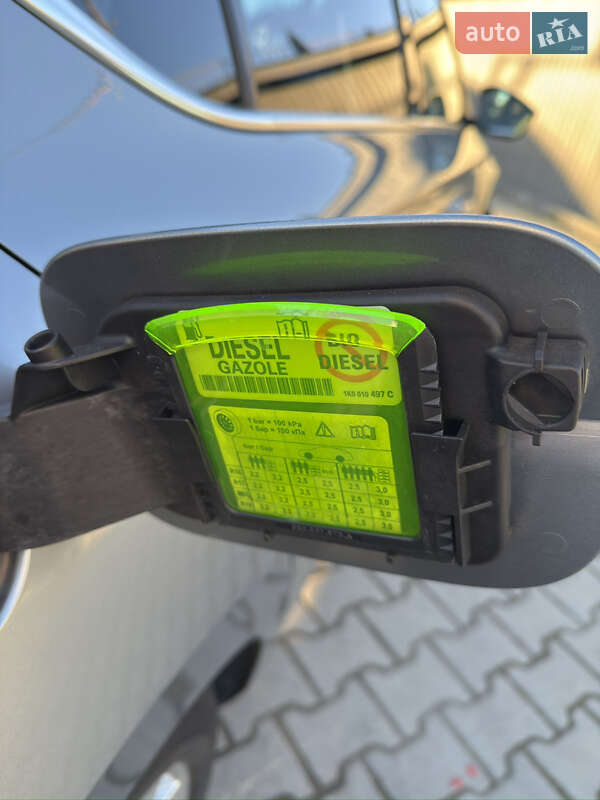 Лифтбек Skoda Superb 2015 в Дрогобыче