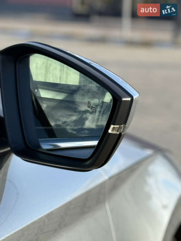 Лифтбек Skoda Superb 2015 в Дрогобыче