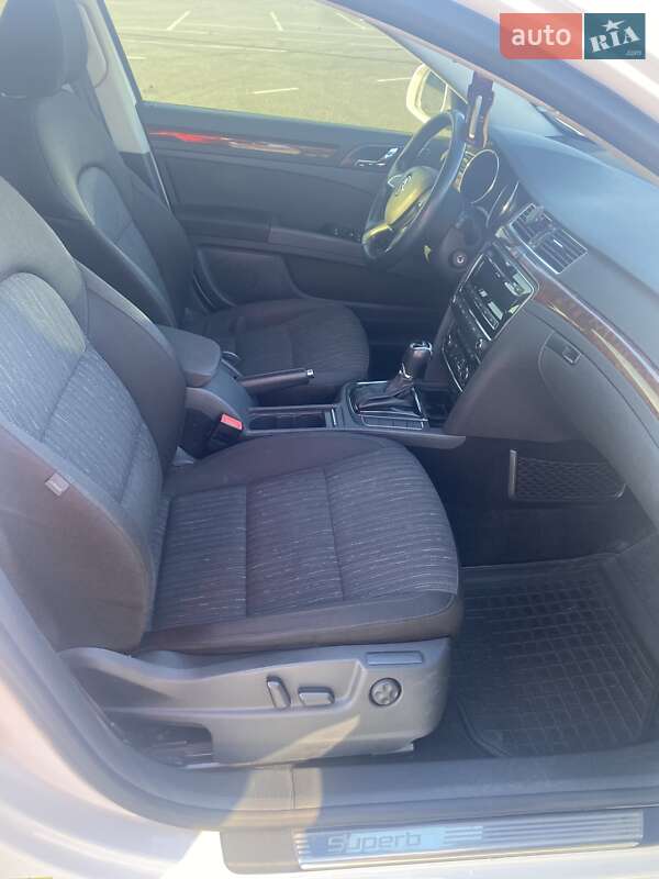 Лифтбек Skoda Superb 2014 в Днепре