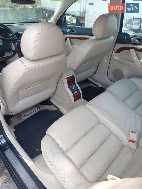 Лифтбек Skoda Superb 2002 в Каменском