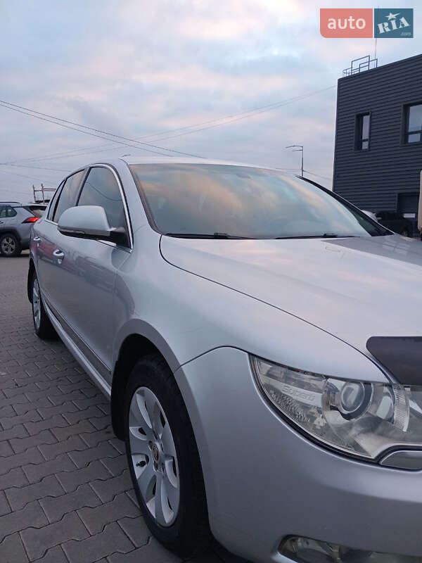 Лифтбек Skoda Superb 2013 в Киеве