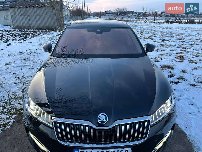 Лифтбек Skoda Superb 2022 в Ровно