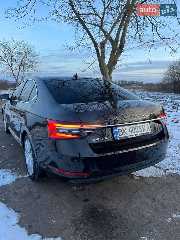 Лифтбек Skoda Superb 2022 в Ровно