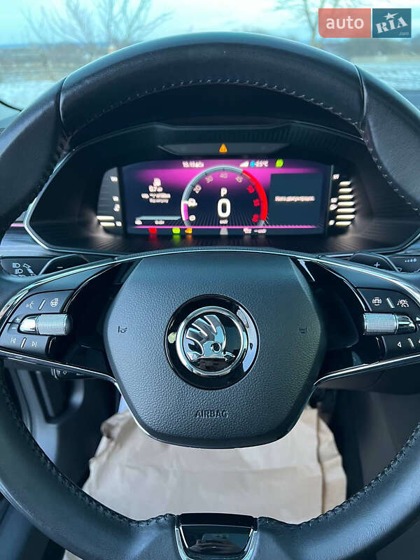 Лифтбек Skoda Superb 2022 в Ровно