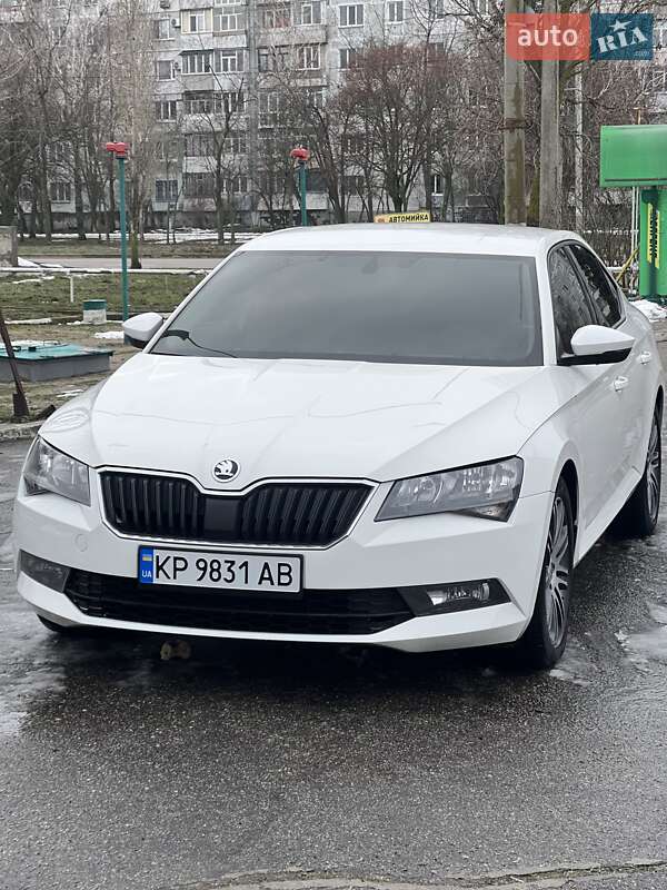 Лифтбек Skoda Superb 2015 в Запорожье