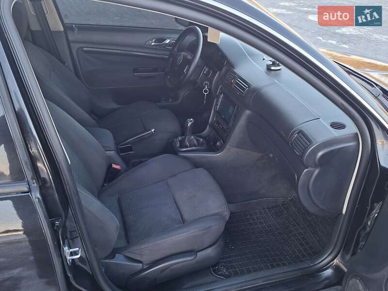 Лифтбек Skoda Superb 2005 в Черновцах