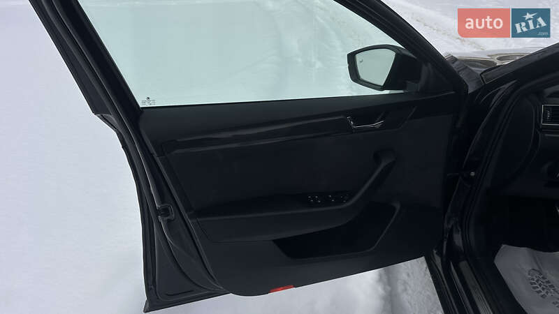 Универсал Skoda Superb 2019 в Самборе