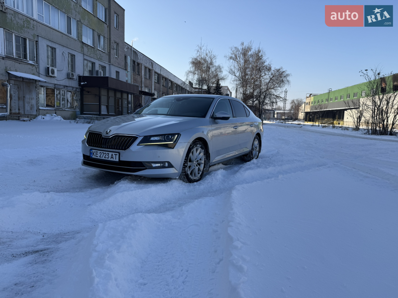 Автомобіль на дуже гарній комплектації, літом було велике то , вся інформація по телефону .