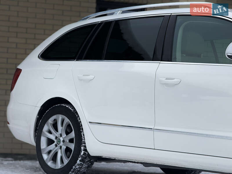 Универсал Skoda Superb 2012 в Радивилове