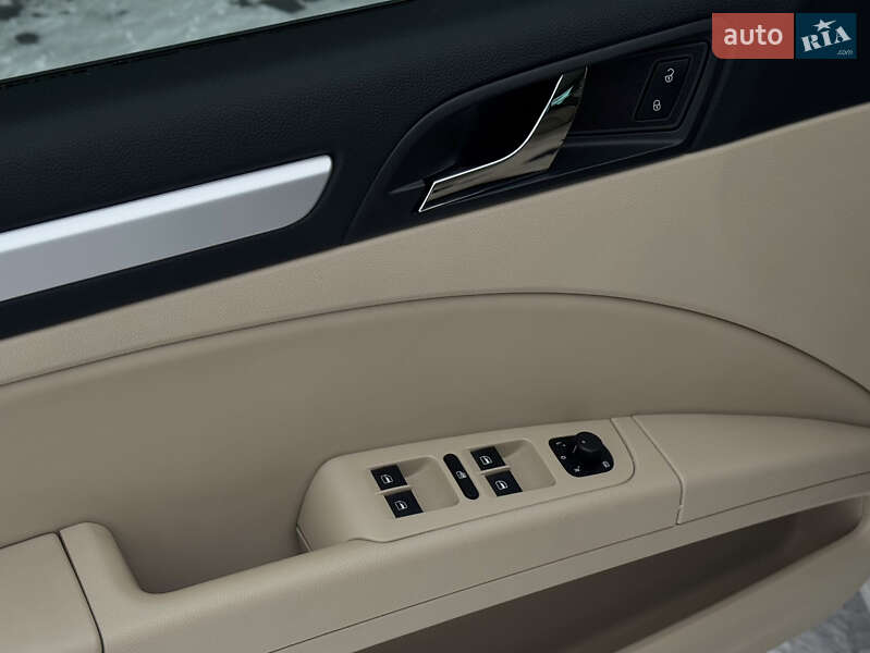 Универсал Skoda Superb 2012 в Радивилове