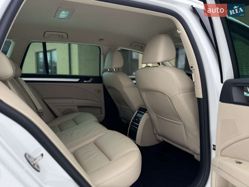 Универсал Skoda Superb 2012 в Радивилове