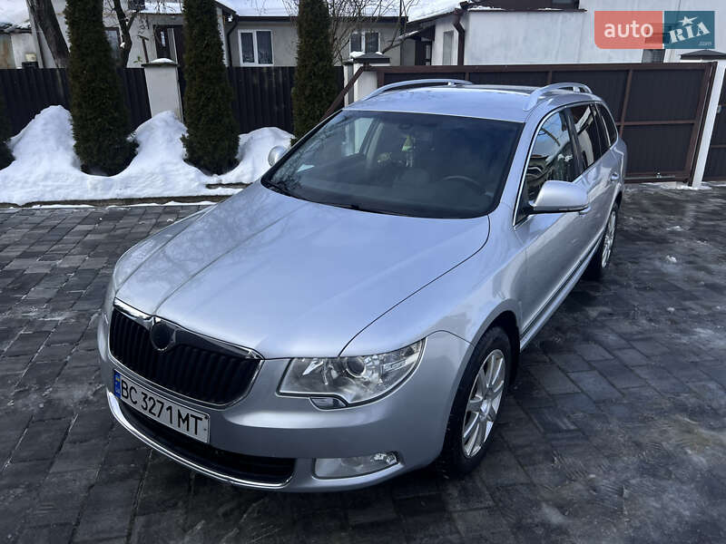 Универсал Skoda Superb 2012 в Дрогобыче