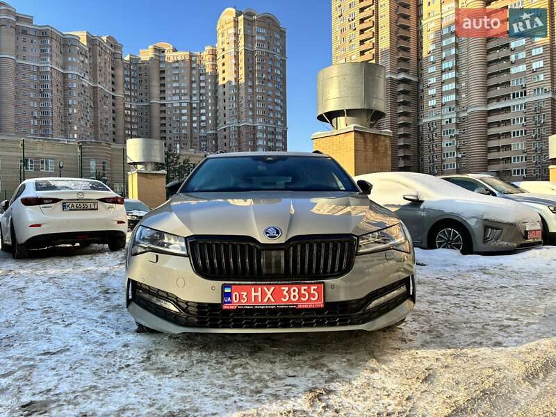 Универсал Skoda Superb 2021 в Киеве
