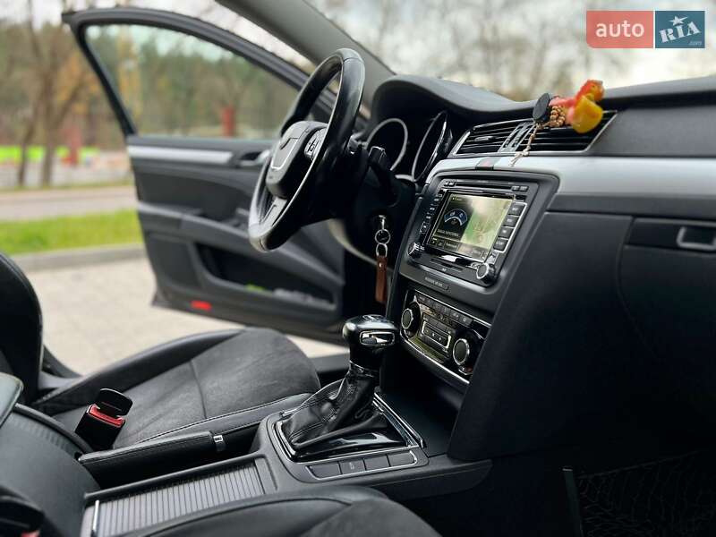 Универсал Skoda Superb 2012 в Новояворовске