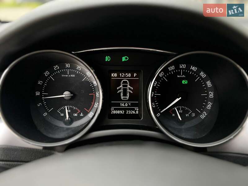 Универсал Skoda Superb 2012 в Новояворовске