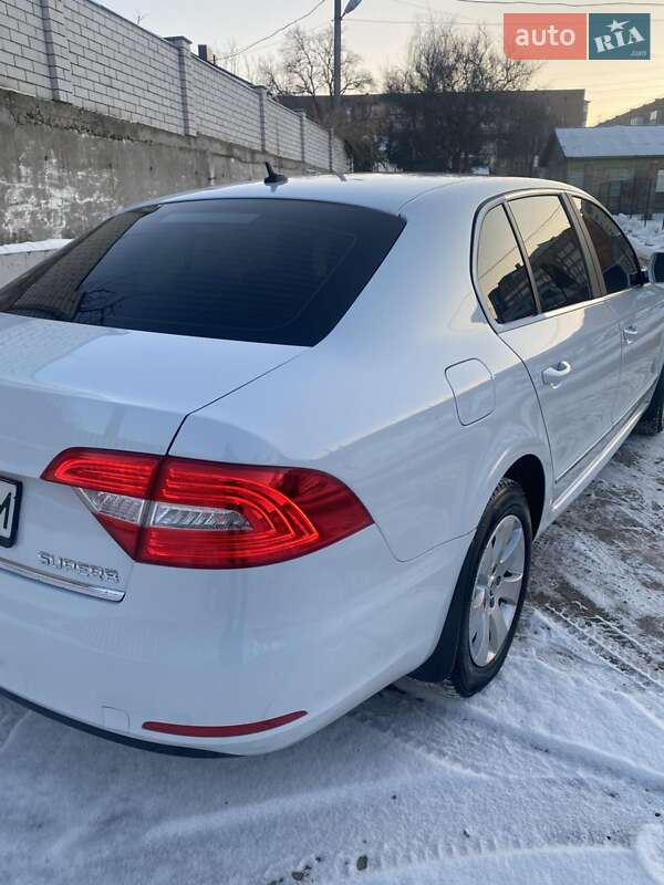 Лифтбек Skoda Superb 2014 в Прилуках