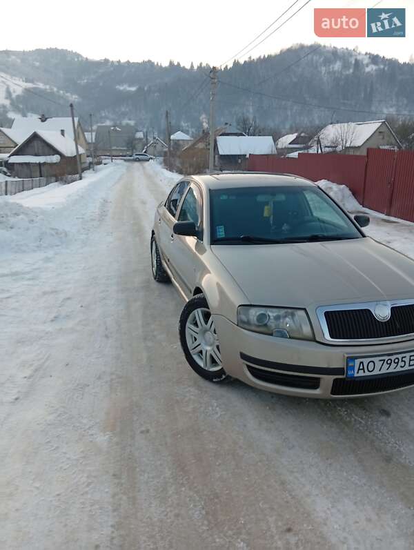 Лифтбек Skoda Superb 2003 в Ужгороде