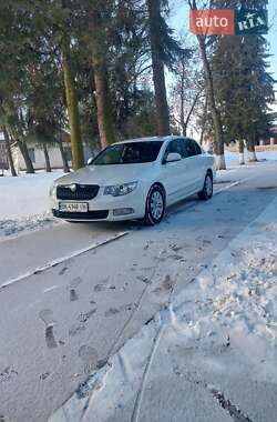 Ліфтбек Skoda Superb 2011 в Зарічному
