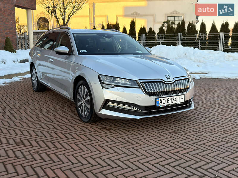 Универсал Skoda Superb 2020 в Мукачево