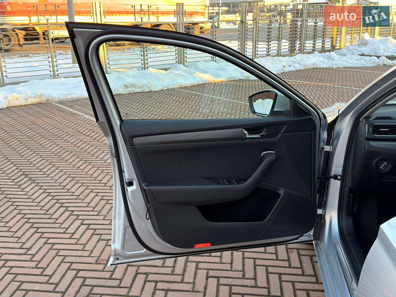 Универсал Skoda Superb 2020 в Мукачево