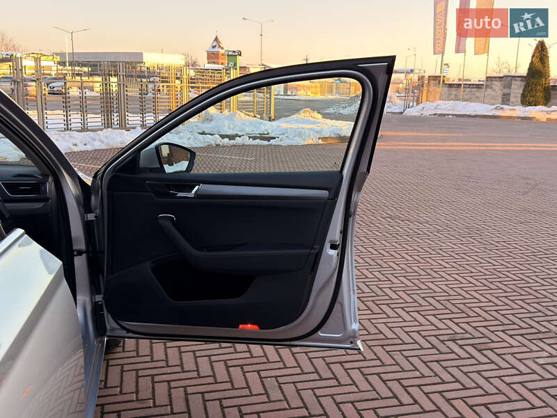 Универсал Skoda Superb 2020 в Мукачево