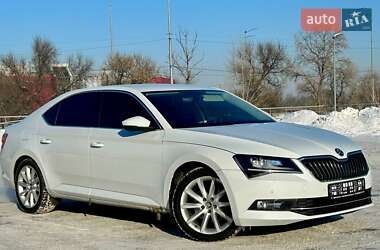 Лифтбек Skoda Superb 2015 в Киеве