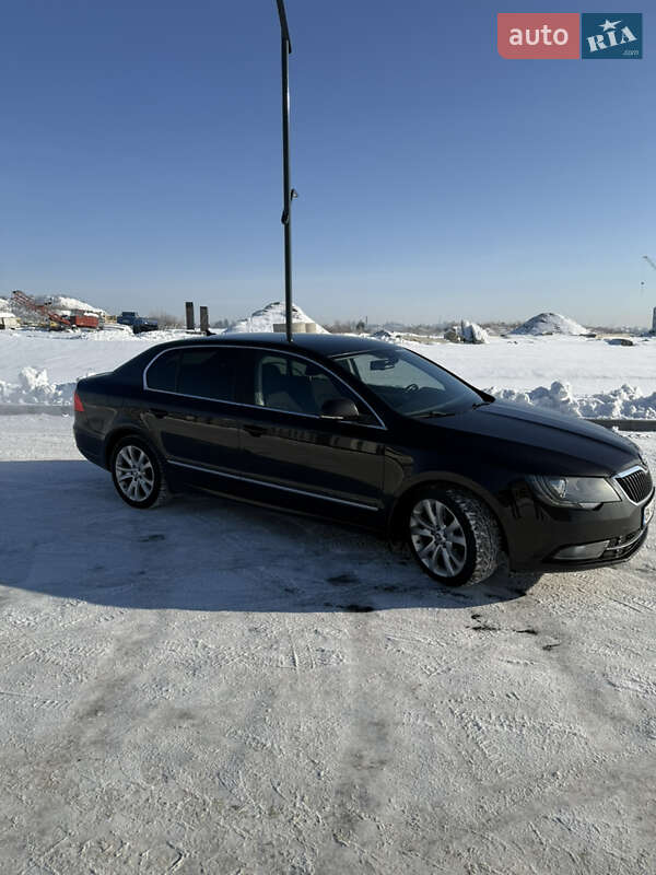 Лифтбек Skoda Superb 2013 в Ровно фото 3 Лифтбек Skoda Superb 2013 в Ровно
