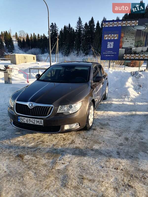 Ліфтбек Skoda Superb 2011 в Східниці