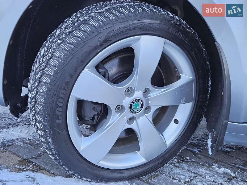 Лифтбек Skoda Superb 2008 в Дрогобыче