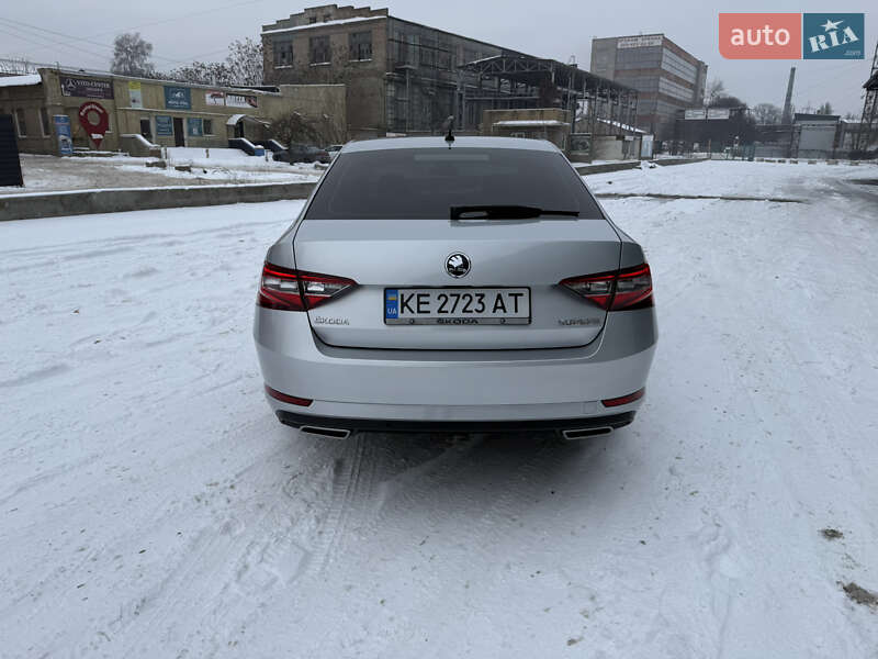 Лифтбек Skoda Superb 2016 в Днепре
